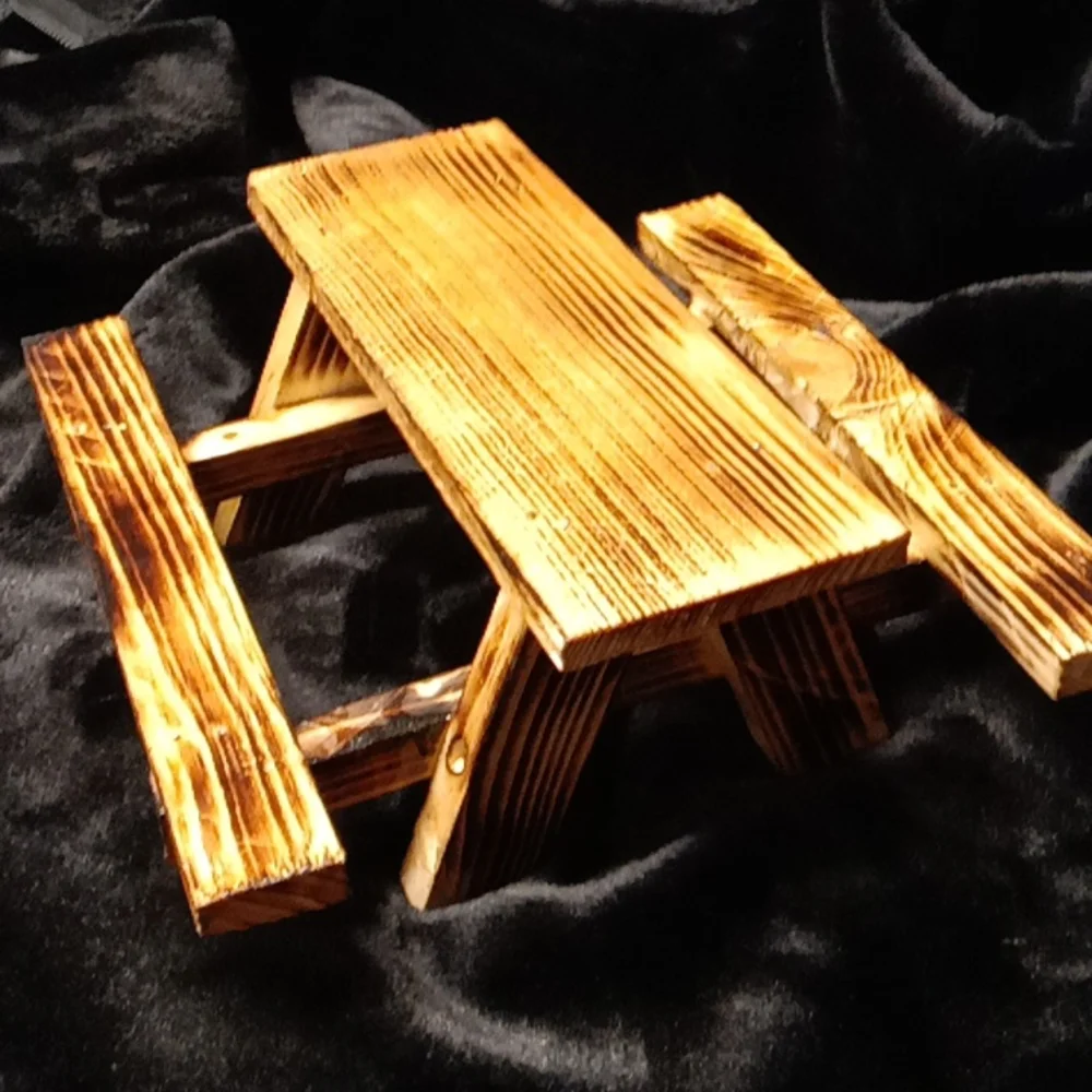 Squirrel bench feeder